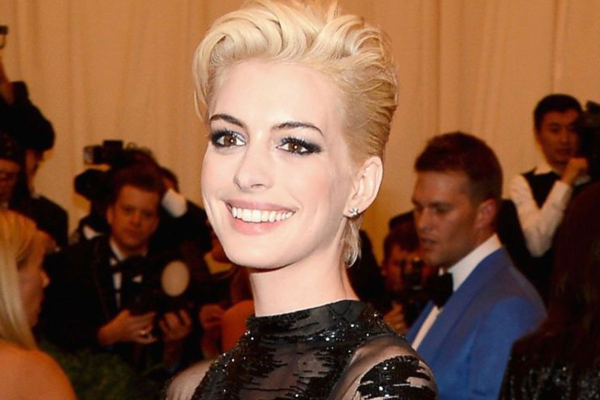 Anne Hathaway's pixie haircuts