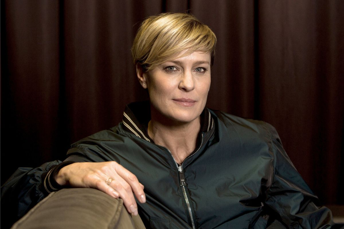 Robin Wright's pixie hair