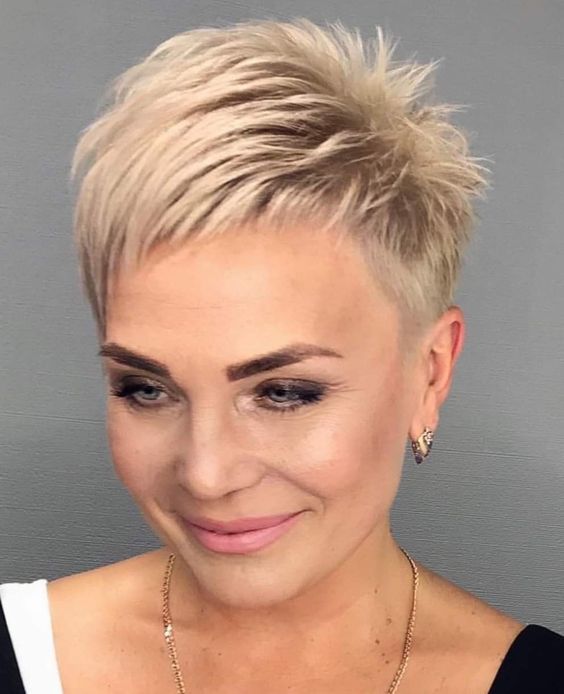 trendy short haircuts for women over 60