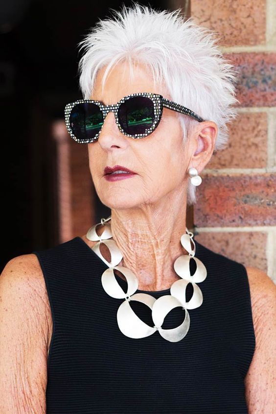 Stylish Short Haircuts for Women Over 60 to Try