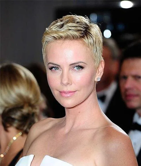 Charlise Theron with pixie haircut, pixie cut with bangs